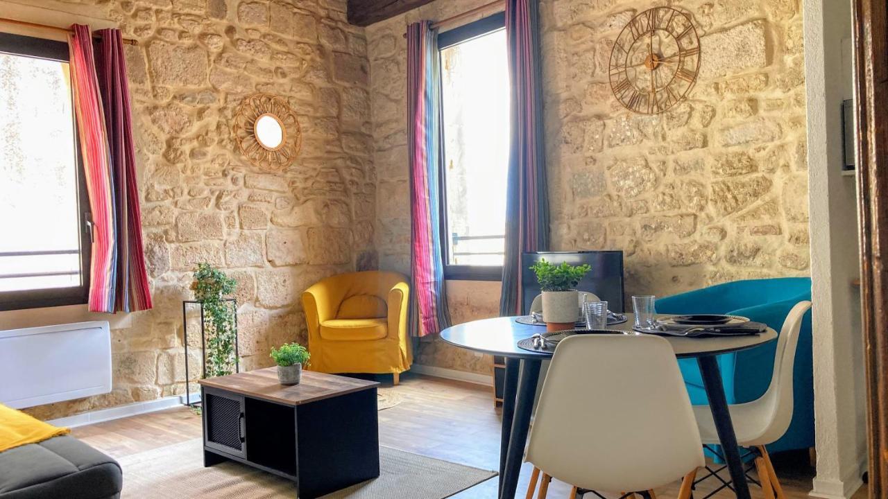 Immeuble 3 Apparts Centre Historique St Gilles Maisoncarreeconciergerie Saint-Gilles  Buitenkant foto