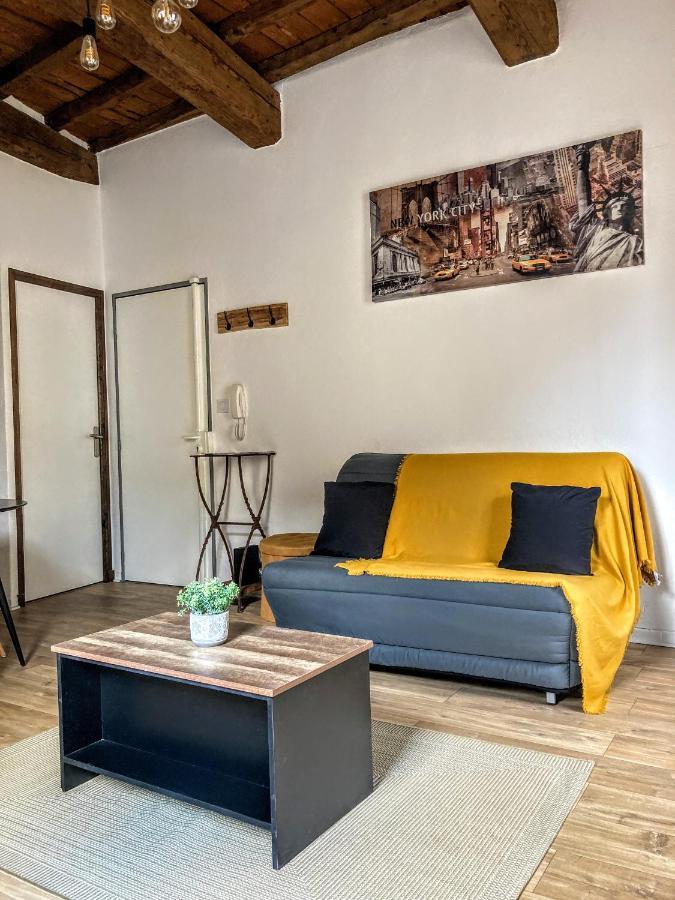 Immeuble 3 Apparts Centre Historique St Gilles Maisoncarreeconciergerie Saint-Gilles  Buitenkant foto