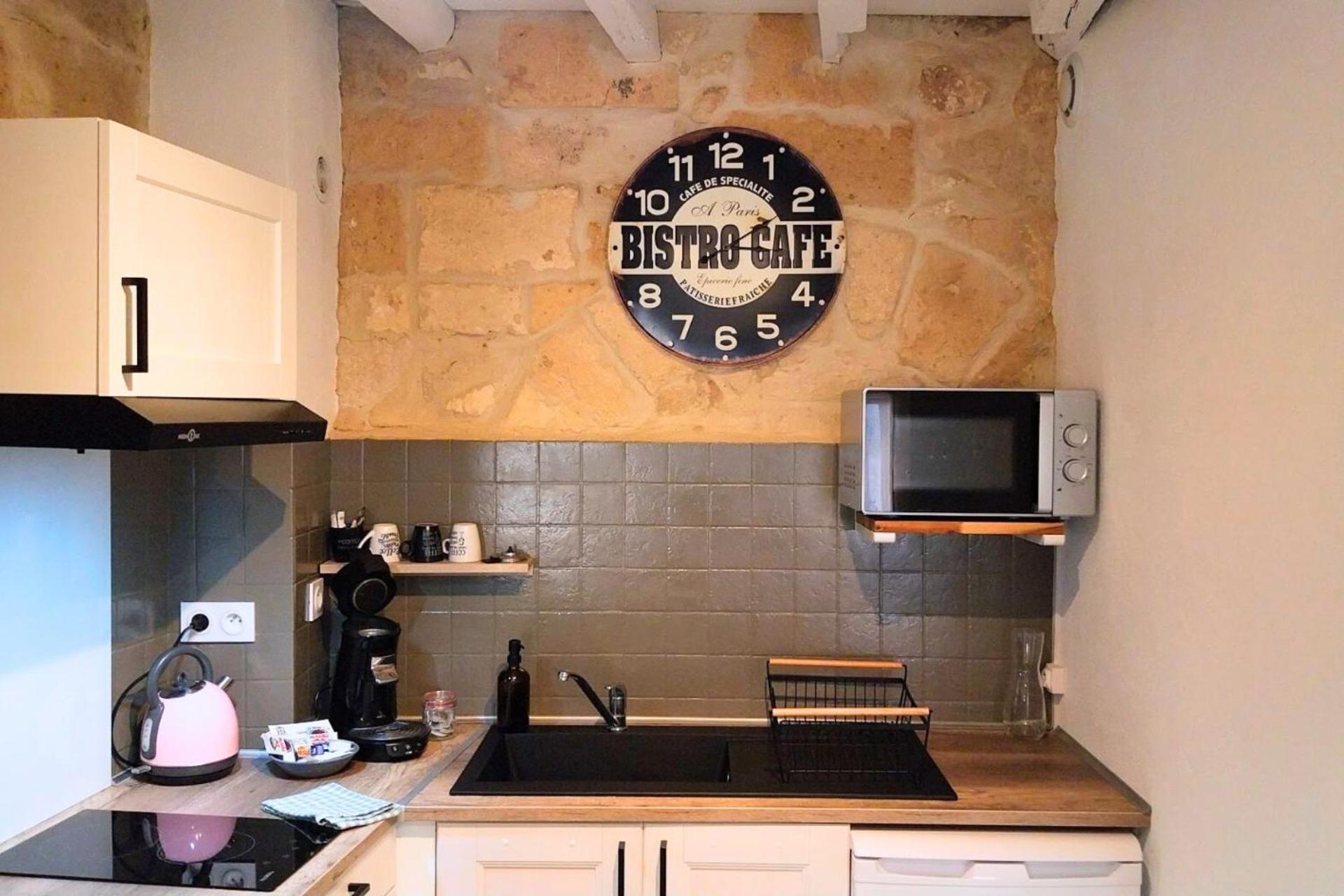 Immeuble 3 Apparts Centre Historique St Gilles Maisoncarreeconciergerie Saint-Gilles  Buitenkant foto